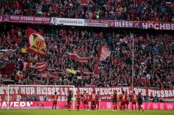 英雄联盟总决赛-英超决赛震撼开打，巅峰对决引爆全场