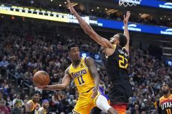 英雄联盟总决赛赛程-上海队翻盘鹈鹕，米切尔统治全场