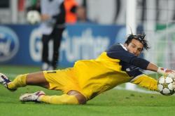 英雄联盟总决赛-双星闪耀，新疆队险胜森林狼与欧文英超争冠接管的唯一性传奇