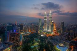 英雄联盟总决赛2025-从英超弃子到豪门拆解者，阿克的舞台膨胀定律与一场定义性的击溃