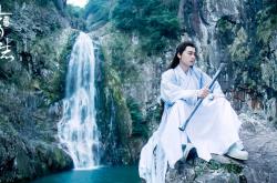 英雄联盟总决赛门票-无形之墙与月光倾城，东决关键战夜英格拉姆的光影史诗