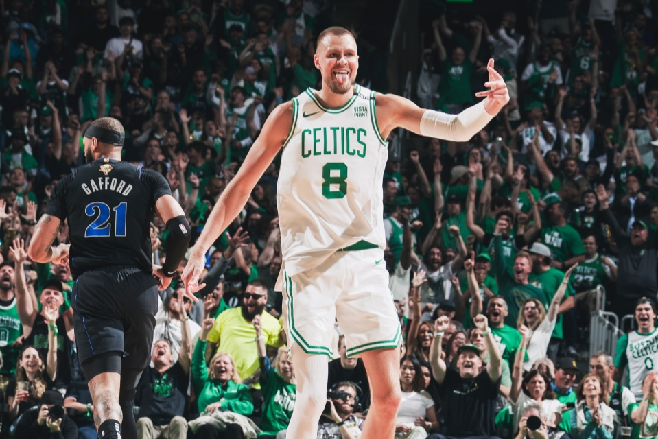 凯尔特人轻取骑士,全队火力全开 凯尔特人轻取骑士,全队火力全开