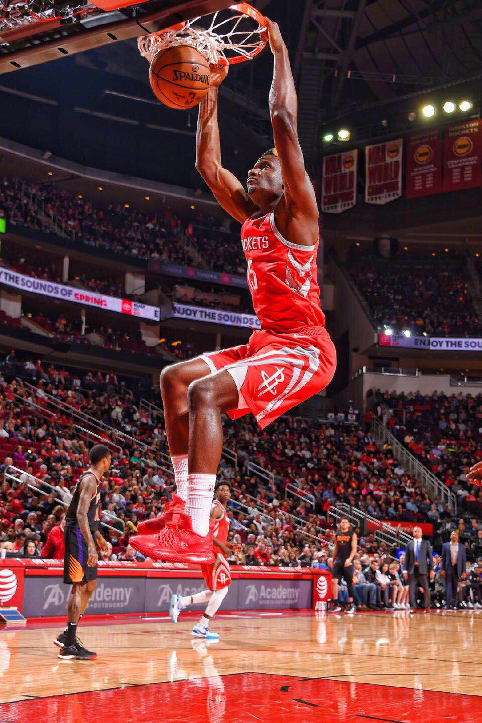 包含国王队员自我调整进攻手法增加战术训练的词条 包含国王队员自我调整进攻手法增加战术训练的词条