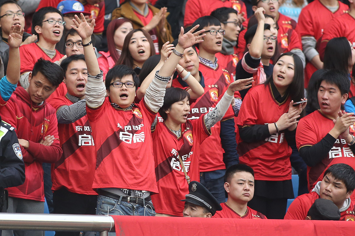 比赛中心前锋暴发，独进全场进球