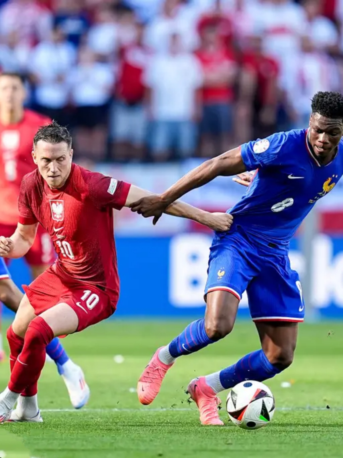 葡萄牙完胜波兰，姆巴佩状态火热的简单介绍