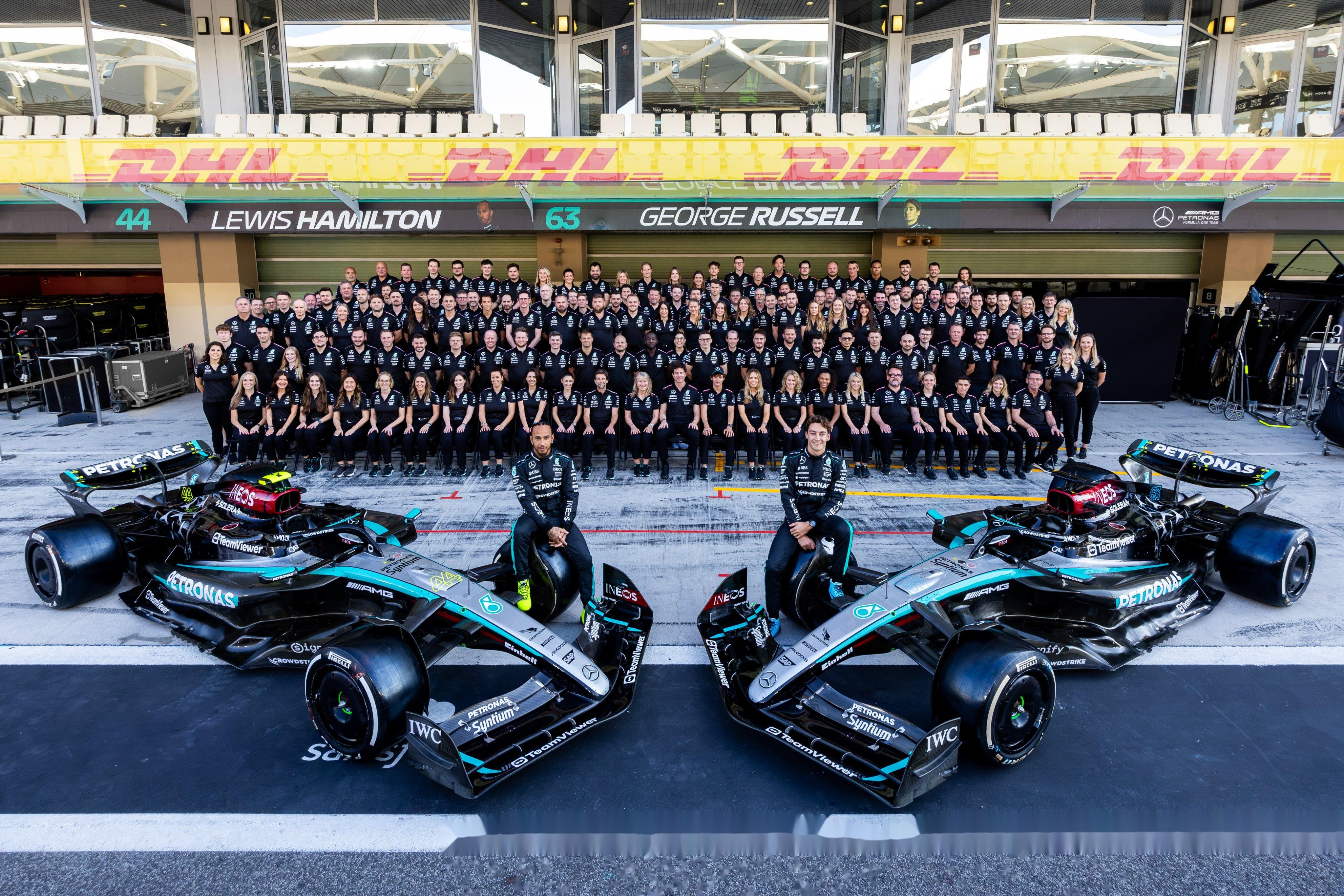 阿斯顿马丁力克梅赛德斯,汉密尔顿高光表现 阿斯顿马丁力克梅赛德斯,汉密尔顿高光表现