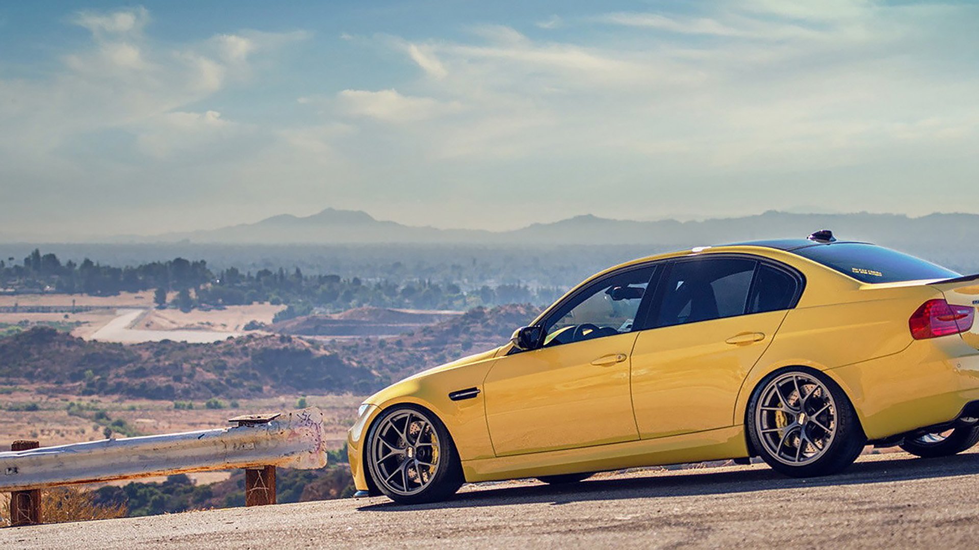 全速横扫+暴力轰炸！西亚卡姆在F1揭幕战接管库里时代，用换挡拨片写就新王权宣言