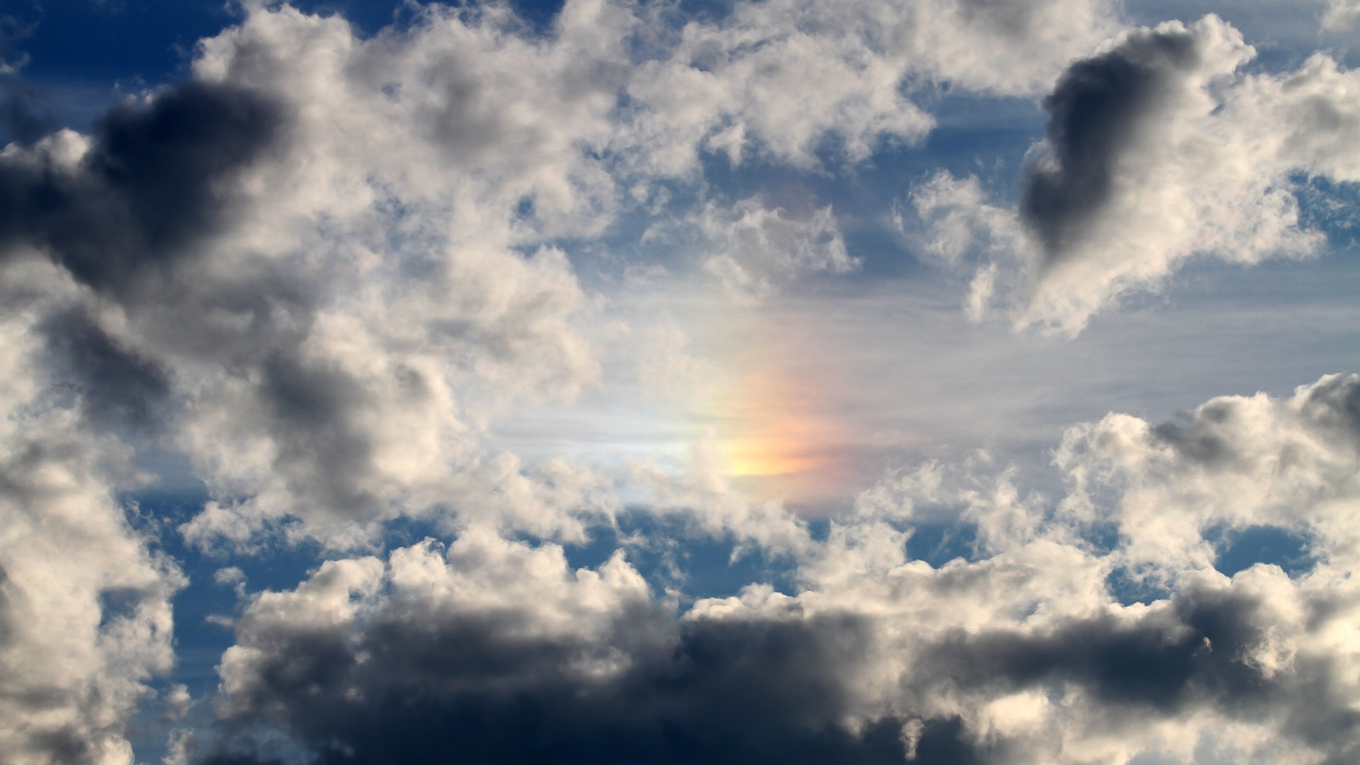 一边高歌猛进，一边突然撞墙，足球世界里的命运分野